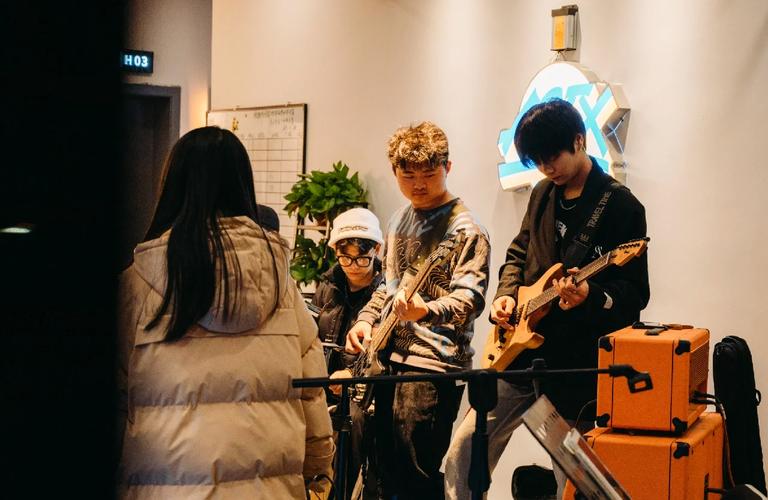 LOL全球总决赛激战正酣，LCK和LPL或将无法避免内战