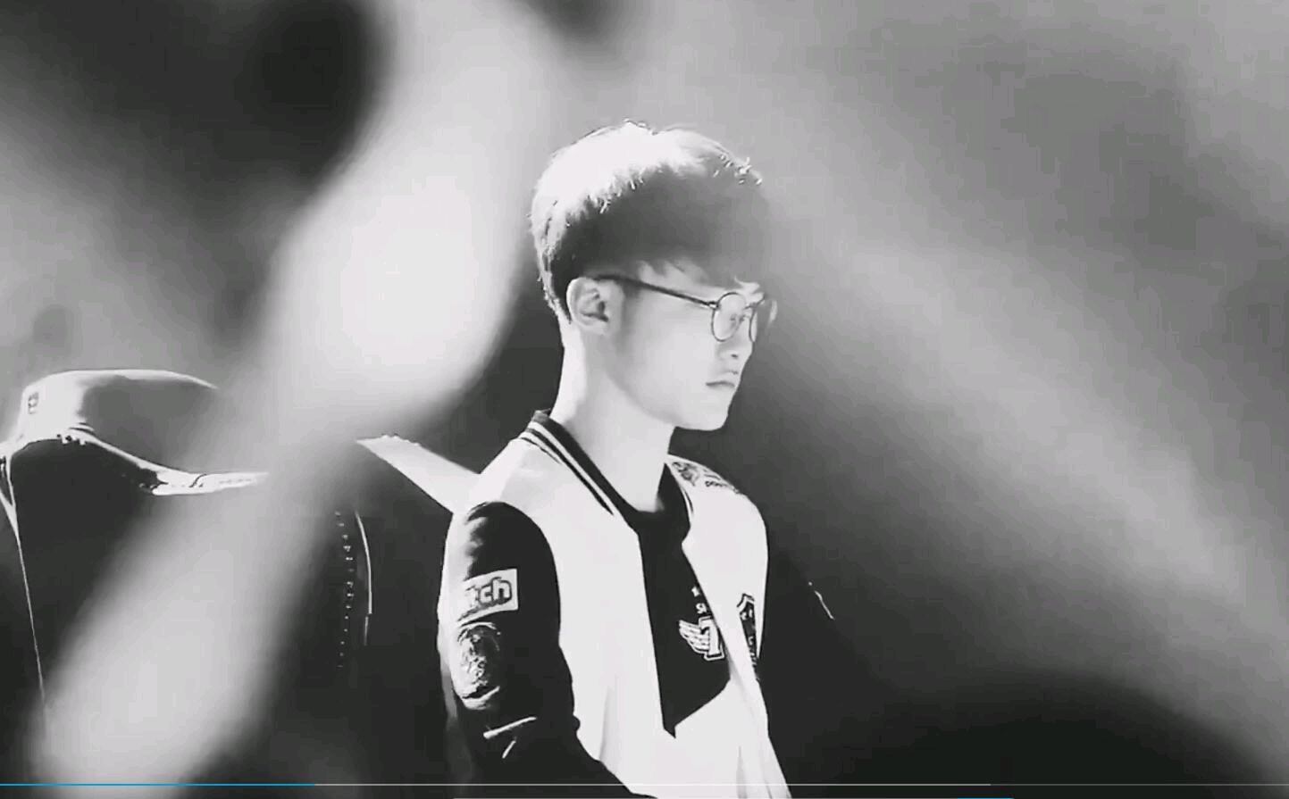 Ale：今天拿到MVP挺意外的，因为这个版本和上路没什么关系