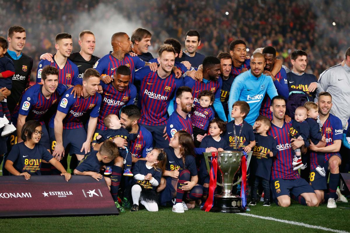 2万观众看了两小时拖地！球员集体抗议退场！论业余，NBA是专业的